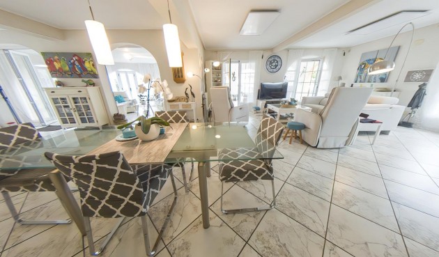 Återförsäljning - Villa -
Torrevieja - Costa Blanca