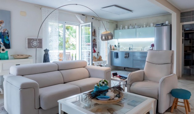 Återförsäljning - Villa -
Torrevieja - Costa Blanca