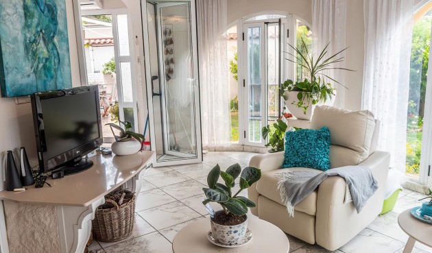 Återförsäljning - Villa -
Torrevieja - Costa Blanca