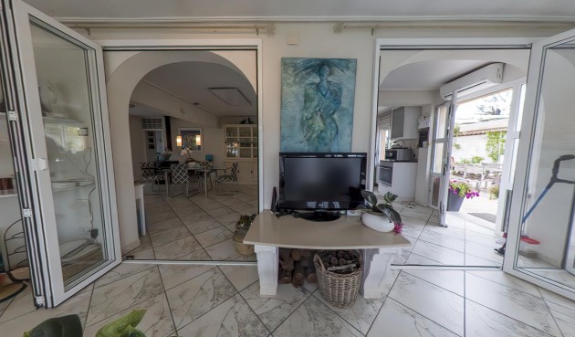 Återförsäljning - Villa -
Torrevieja - Costa Blanca