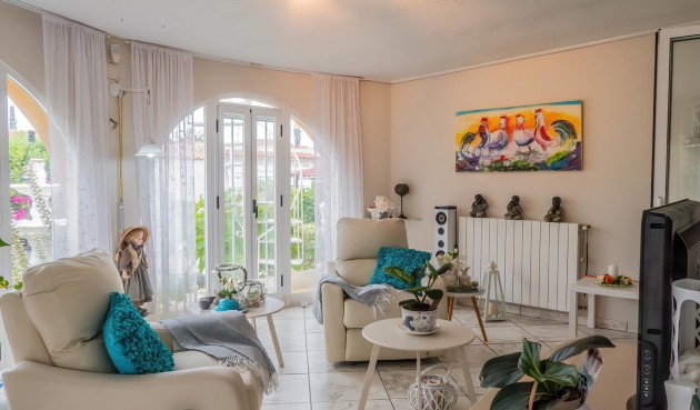 Återförsäljning - Villa -
Torrevieja - Costa Blanca