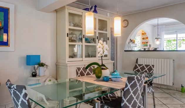 Återförsäljning - Villa -
Torrevieja - Costa Blanca