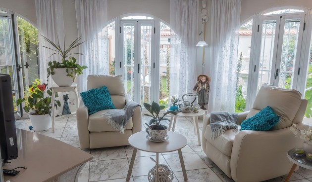 Återförsäljning - Villa -
Torrevieja - Costa Blanca