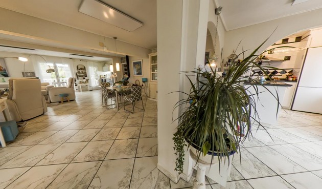 Återförsäljning - Villa -
Torrevieja - Costa Blanca