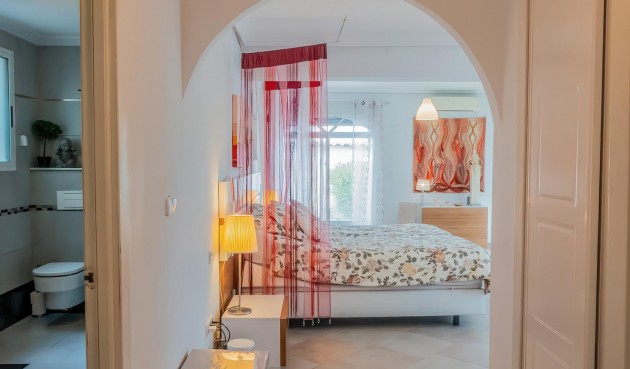 Återförsäljning - Villa -
Torrevieja - Costa Blanca