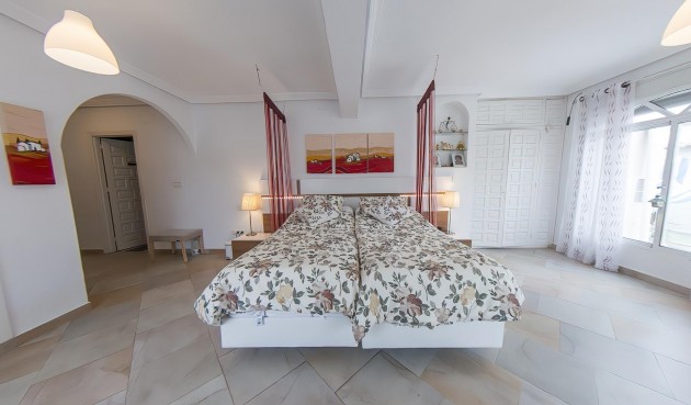 Återförsäljning - Villa -
Torrevieja - Costa Blanca