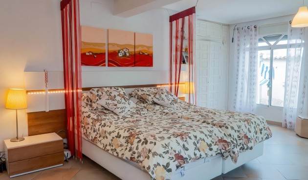 Återförsäljning - Villa -
Torrevieja - Costa Blanca