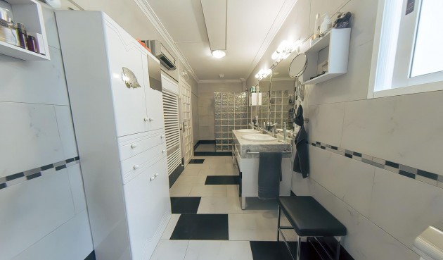 Återförsäljning - Villa -
Torrevieja - Costa Blanca