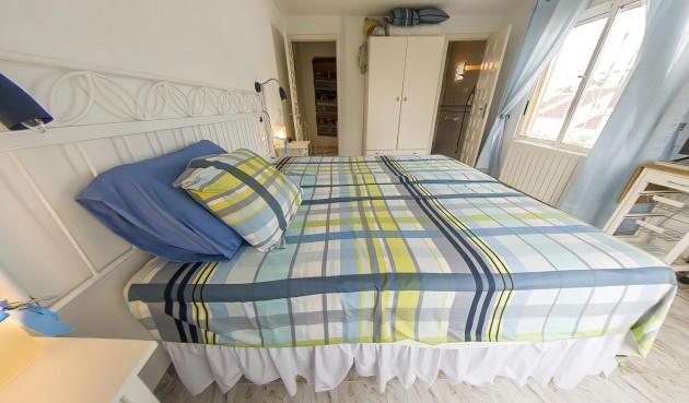 Återförsäljning - Villa -
Torrevieja - Costa Blanca