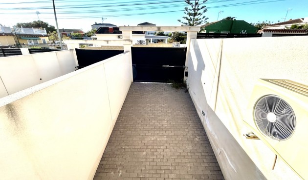 Återförsäljning - Villa -
Los Balcones - Costa Blanca