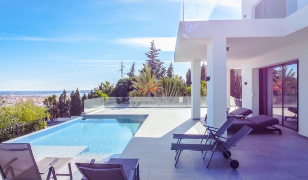 Brukt - Villa -
Ciudad Quesada - Costa Blanca