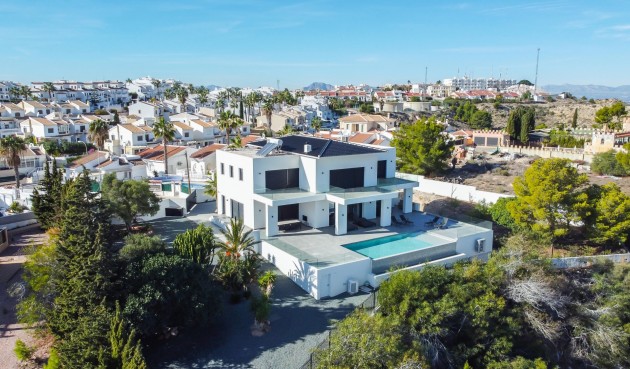 Brukt - Villa -
Ciudad Quesada - Costa Blanca