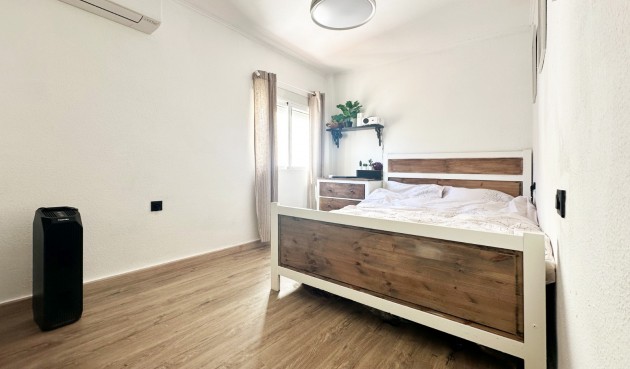 Brukt - Bungalow -
Orihuela Costa - Costa Blanca