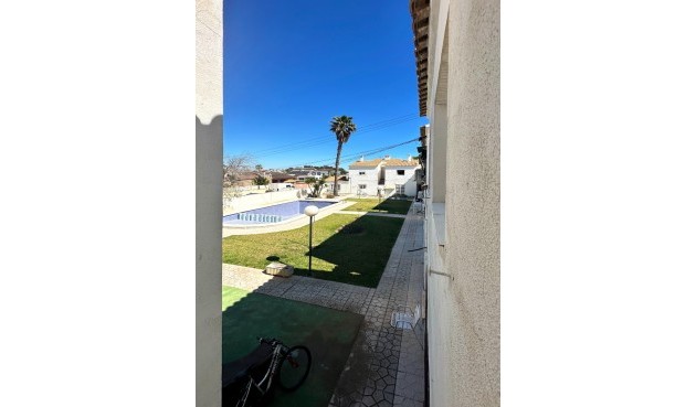 Brukt - Bungalow -
Orihuela Costa - Costa Blanca