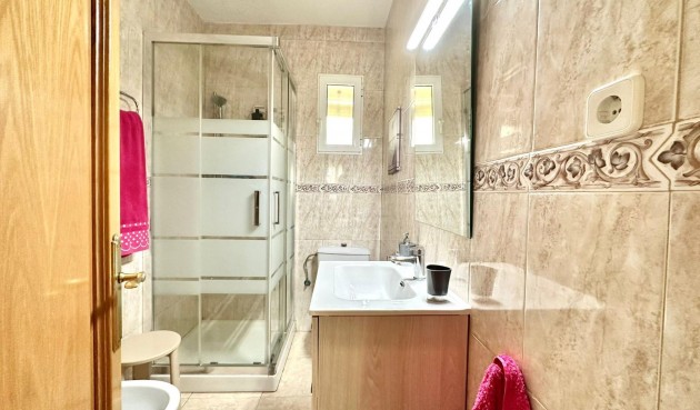 Brukt - Apartment -
Torrevieja - Estacion De Autobuses