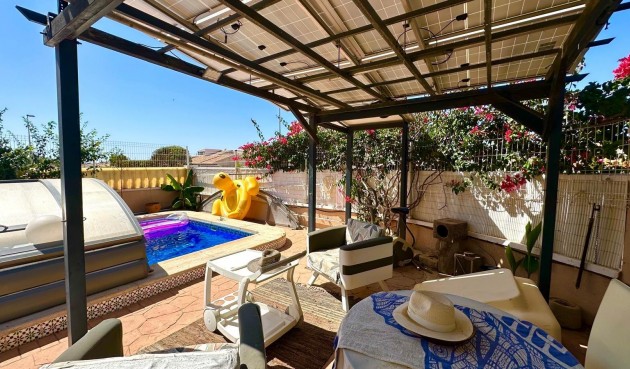 Brukt - Villa -
Orihuela Costa - La Regia