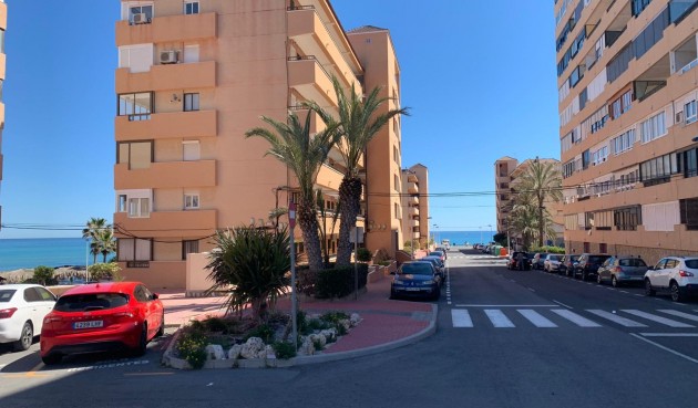 Återförsäljning - Apartment -
Torrevieja - Cabo Cervera