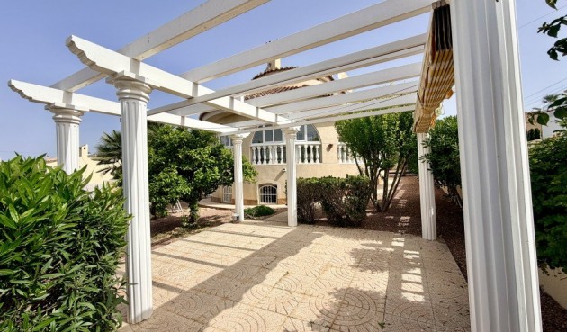 Brukt - Villa -
Ciudad Quesada - Costa Blanca