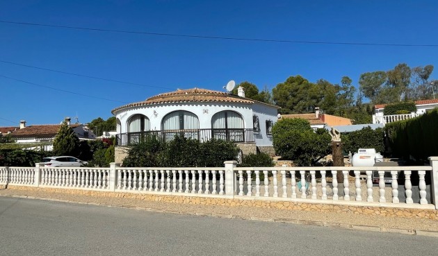 Återförsäljning - Villa -
Alfas del Pí - Costa Blanca