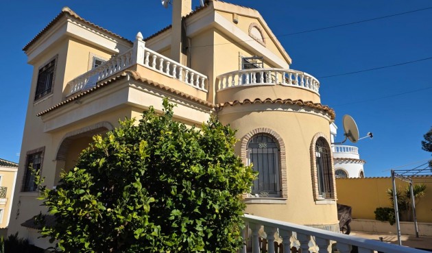 Brukt - Villa -
Orihuela Costa - Villamartín-las Filipinas