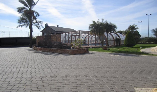 Reventa - Villa -
Los Montesinos