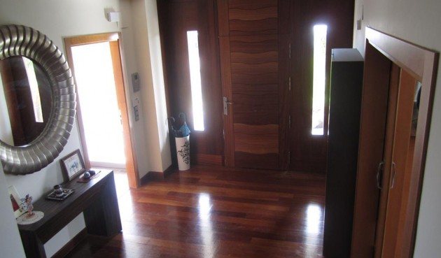 Reventa - Villa -
Los Montesinos