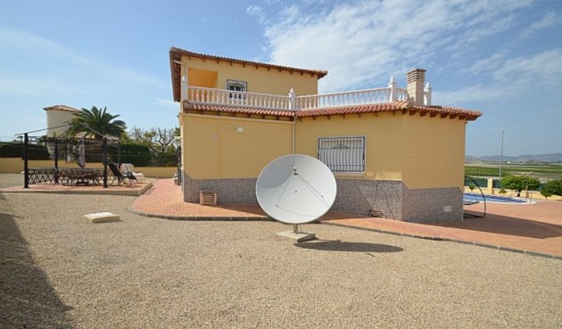 Återförsäljning - Villa -
Campos del Río - Inland