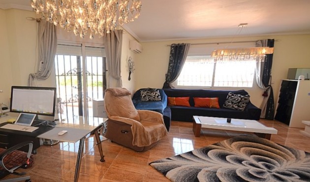 Återförsäljning - Villa -
Campos del Río - Inland