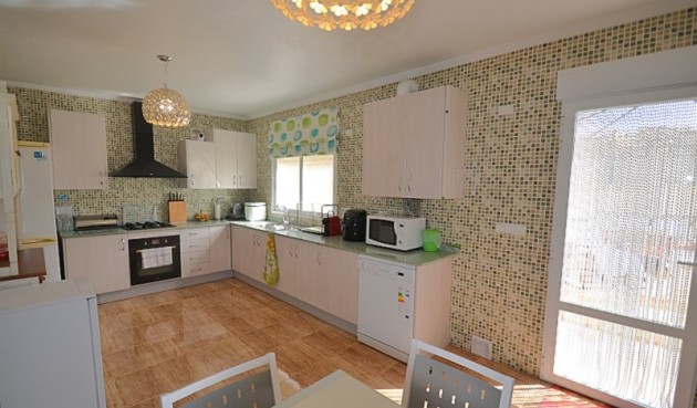 Återförsäljning - Villa -
Campos del Río - Inland