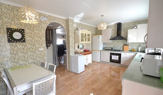 Återförsäljning - Villa -
Campos del Río - Inland