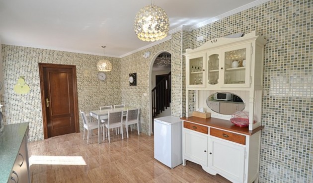 Återförsäljning - Villa -
Campos del Río - Inland