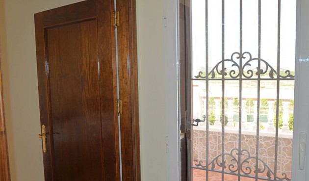 Återförsäljning - Villa -
Campos del Río - Inland