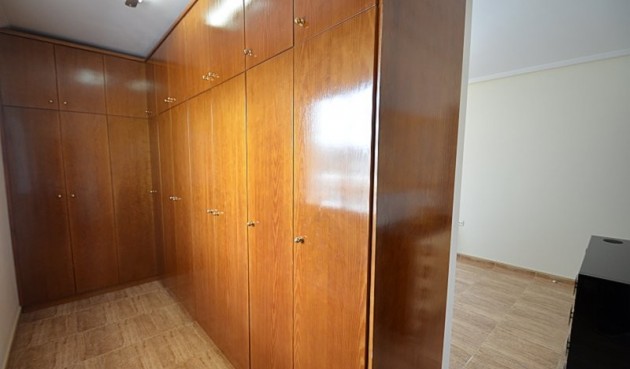 Återförsäljning - Villa -
Campos del Río - Inland