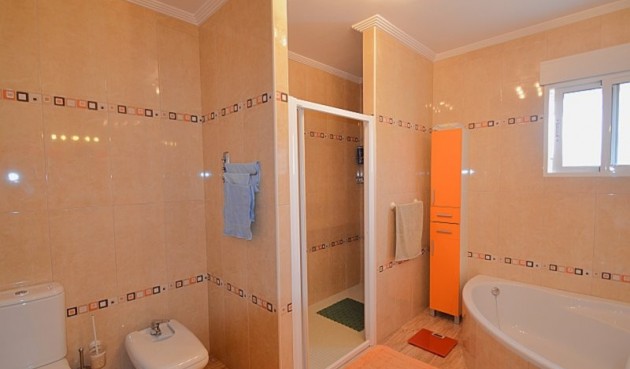 Återförsäljning - Villa -
Campos del Río - Inland