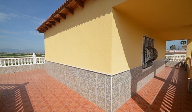 Återförsäljning - Villa -
Campos del Río - Inland