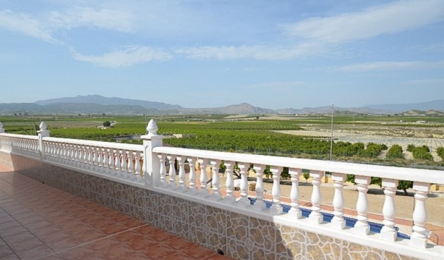 Återförsäljning - Villa -
Campos del Río - Inland