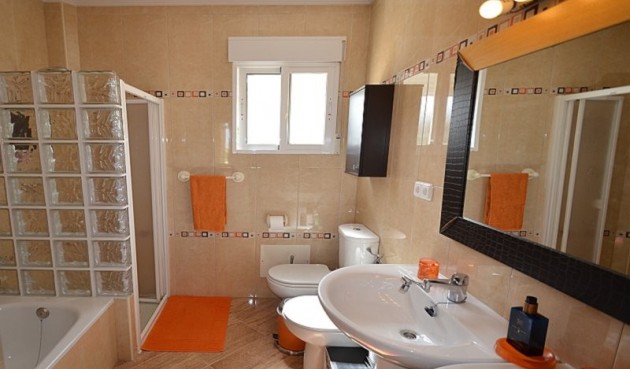 Återförsäljning - Villa -
Campos del Río - Inland