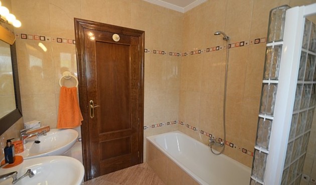 Återförsäljning - Villa -
Campos del Río - Inland