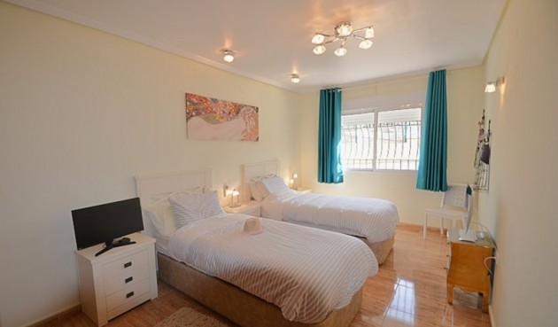 Återförsäljning - Villa -
Campos del Río - Inland