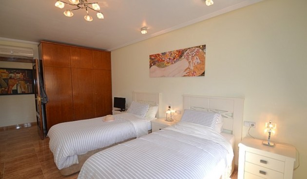 Återförsäljning - Villa -
Campos del Río - Inland