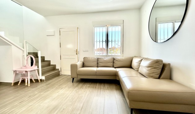 Brukt - Villa -
Villamartin - Costa Blanca