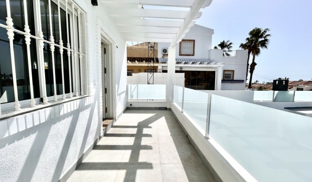 Brukt - Villa -
Villamartin - Costa Blanca