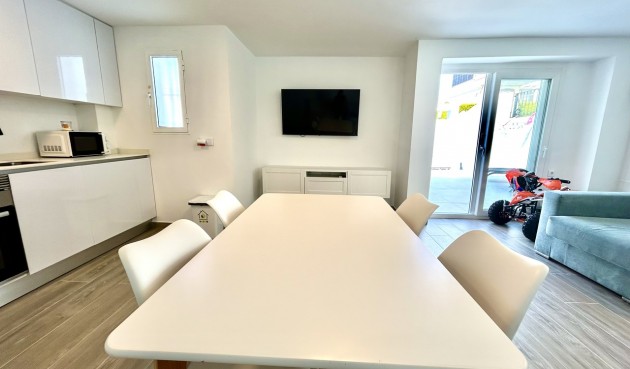 Brukt - Villa -
Villamartin - Costa Blanca