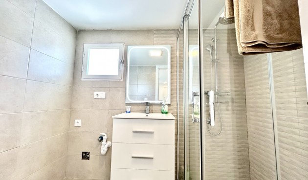 Brukt - Villa -
Villamartin - Costa Blanca