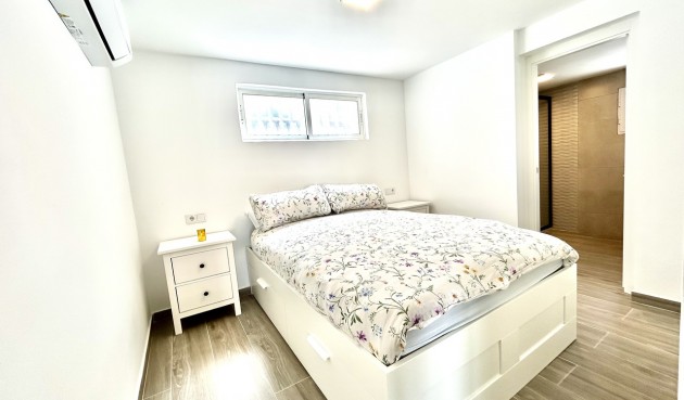 Brukt - Villa -
Villamartin - Costa Blanca