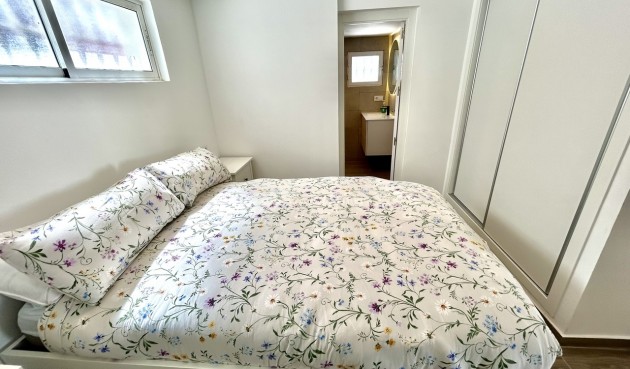 Brukt - Villa -
Villamartin - Costa Blanca