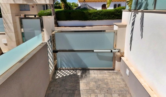 Brukt - Villa -
Orihuela Costa - Villamartín