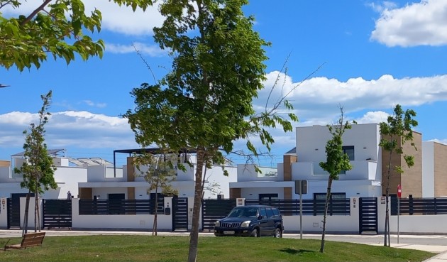 Brukt - Villa -
Roldan - Inland