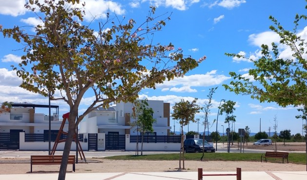 Brukt - Villa -
Roldan - Inland