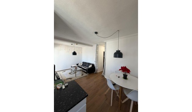 Återförsäljning - Apartment -
Torrevieja - Punta Prima
